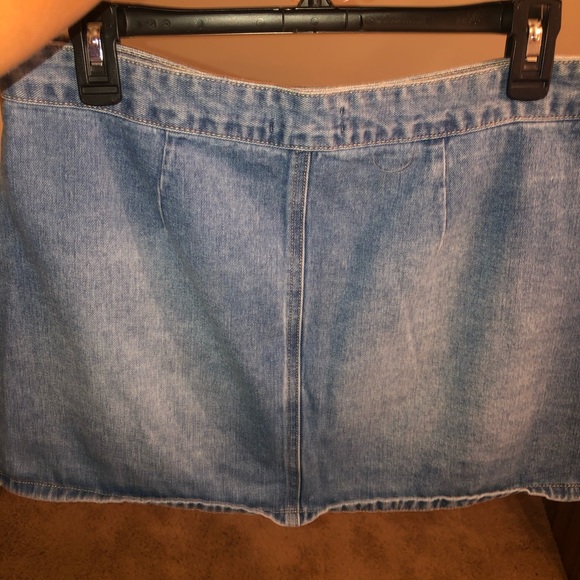 distressed denim mini skirt - Picture 2 of 3